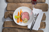 Pochierte Rinderlende und Sauce Béarnaise