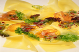 Allgäuer Emmentaler-Carpaccio mit Zwiebelsalat